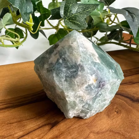 Fluorit halvrå spets - C