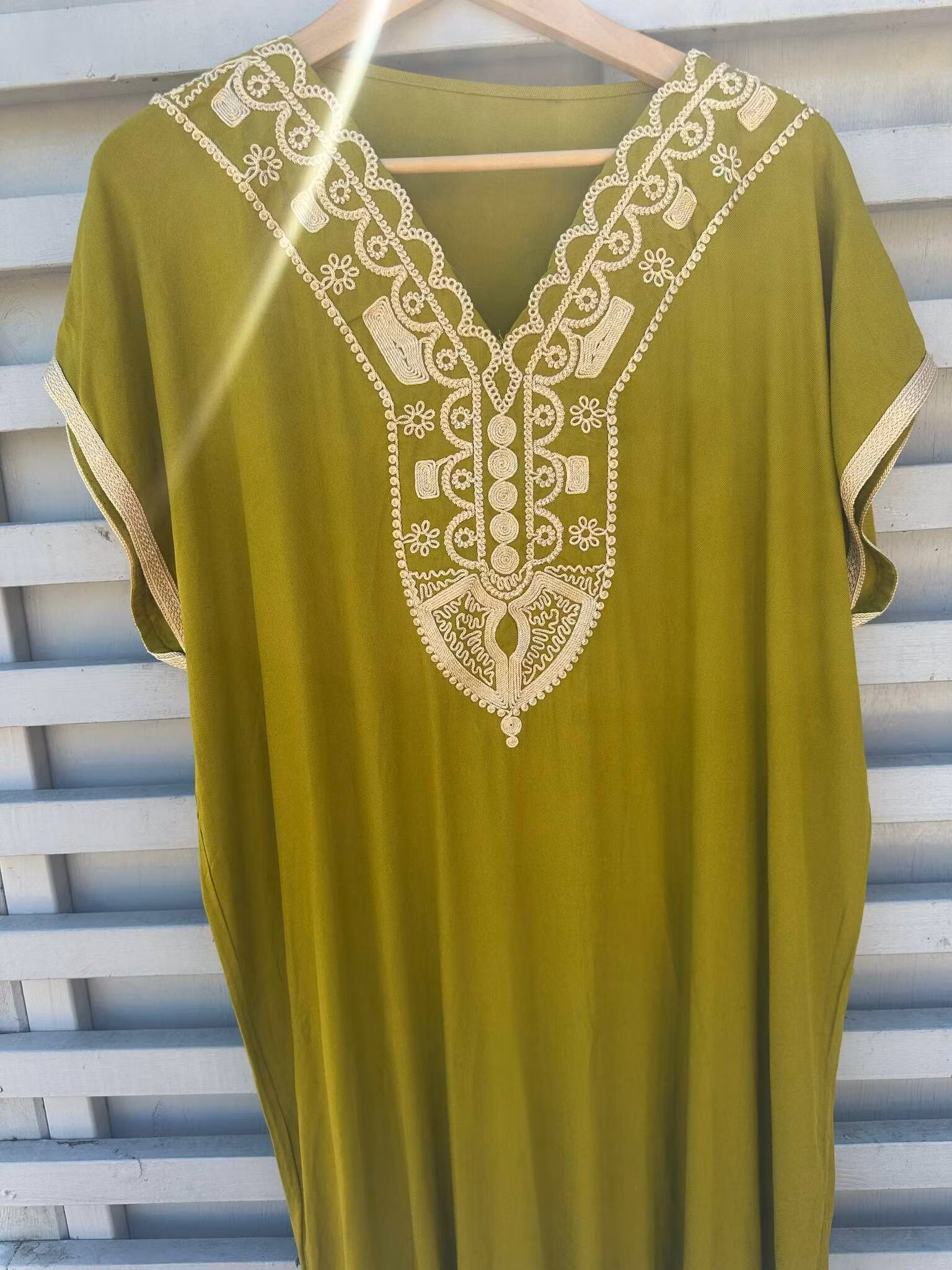 Marockansk kaftan med brodyr