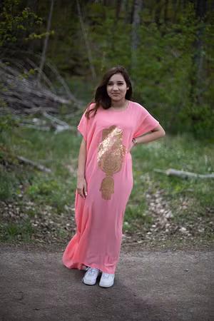 Marockansk klänning med Fatimas hand