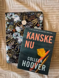 Book Sleeve Black Flowers