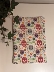 Book Sleeve White Skull Large
