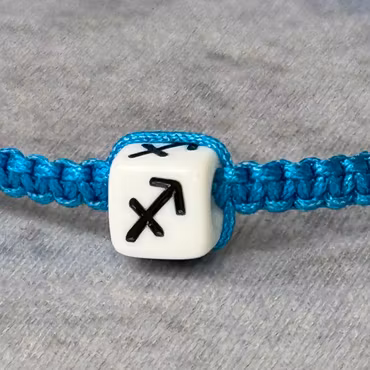 Armband med Skyttens Stjärntecken