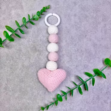 Vagnhänge med ett rosa hjärta