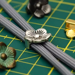 Slider Pärla Blomma - Gun Metal