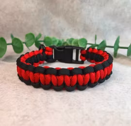 Designa ett eget handgjorda hundhalsband i mönster Cobra