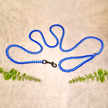 Designa ett eget handgjorda hundkoppel, runt