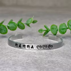Armband – Mamma med tre hjärtan