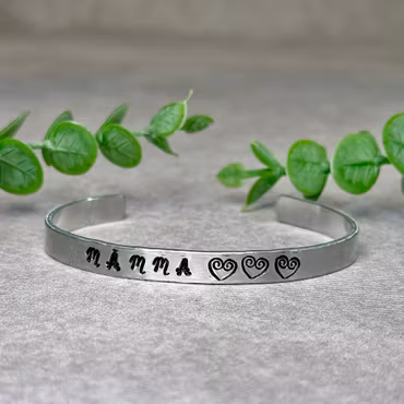 Armband – Mamma med tre hjärtan