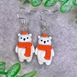 Isbjörnar med röd halsduk – örhängen