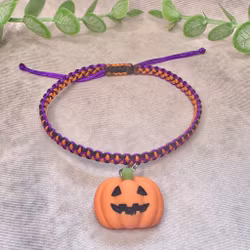 Halloweenarmband med pumpa