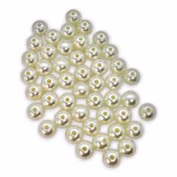 Elfenbensfärgade plastpärlor 8 mm