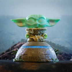 Pop! Star Wars Mandalorian the Child Grogu Vinyl Figure