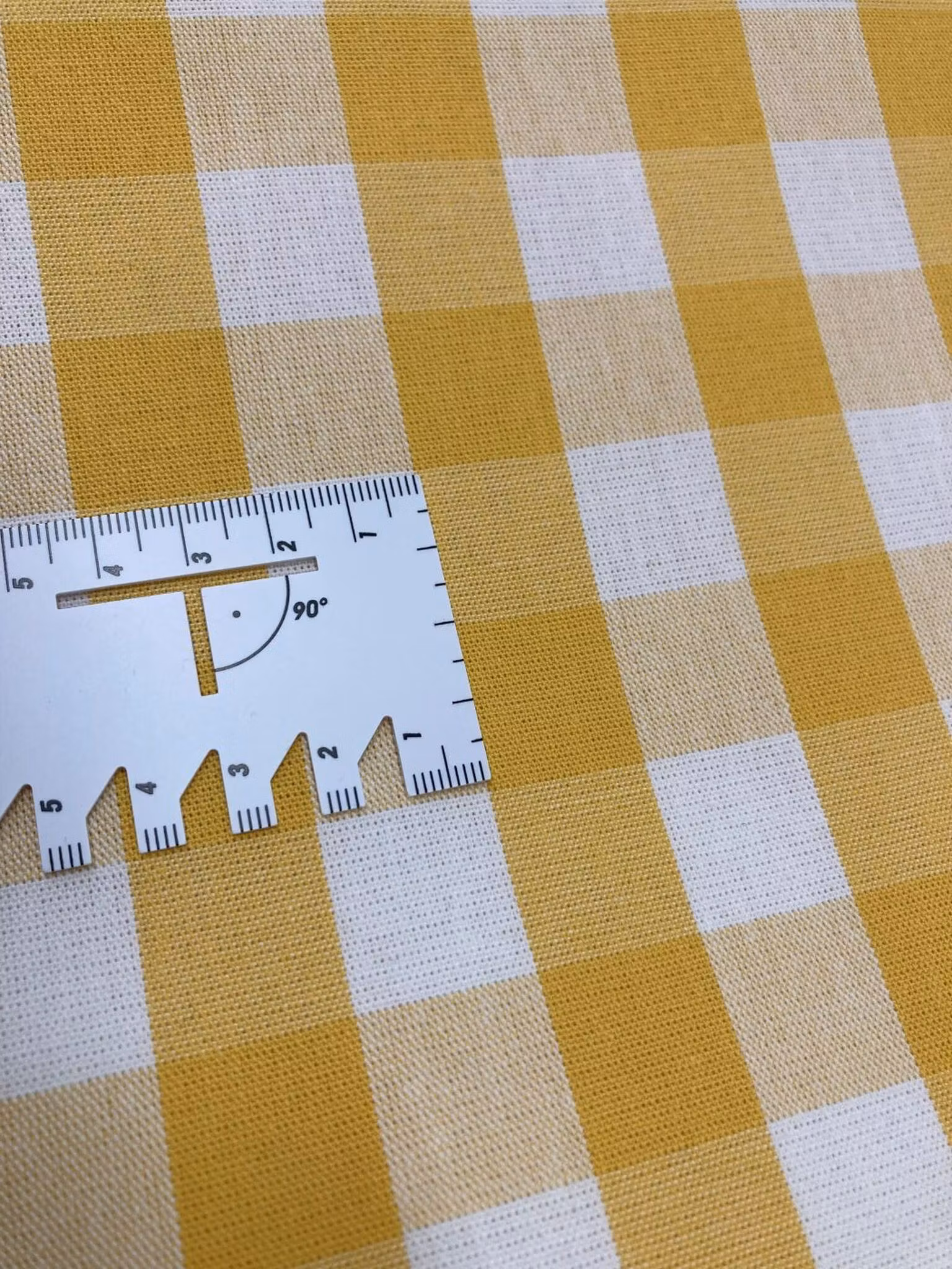 Ruta Gul 2x2 cm – bomullstyg till duk, gardin och påsk
