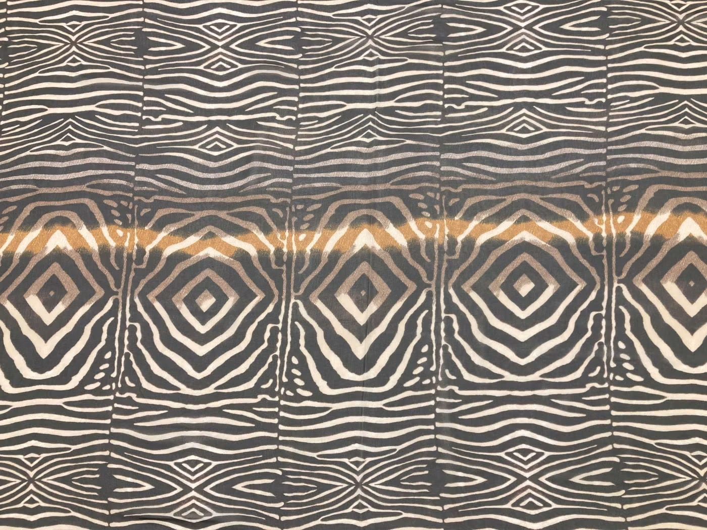Safari – grafiskt chiffongtyg, stuvbit 1,2 meter