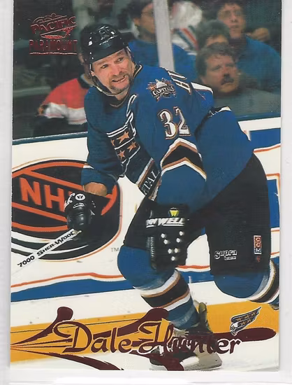 1997-98 Paramount Red #194 Dale Hunter (10-X76-CAPITALS)