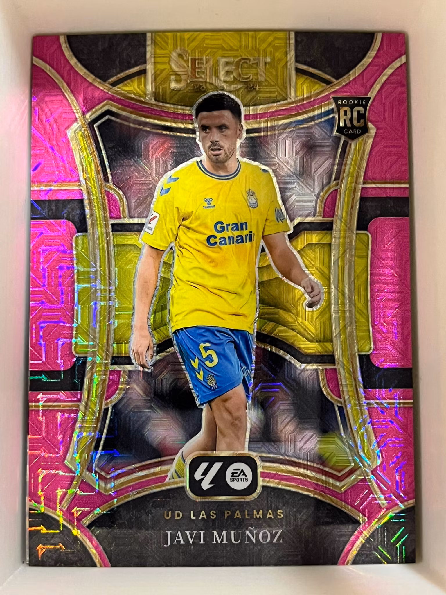 2023-24 Select La Liga Pink Mojo #190 Javi Munoz (25-II12-SOCCERLASPALMAS)
