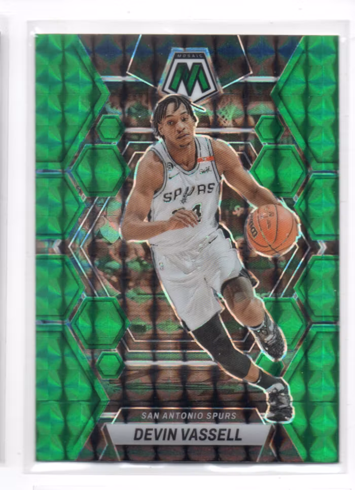 2022-23 Panini Mosaic Mosaic Green #70 Devin Vassell (15-B13-NBASPURS)