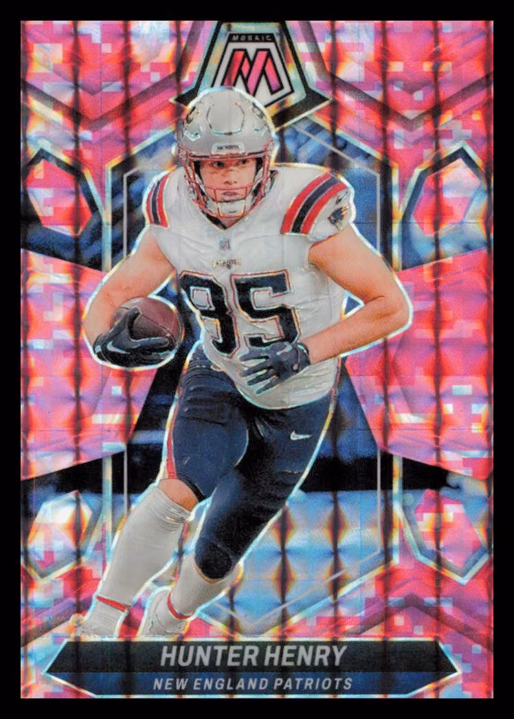 2024 Panini Mosaic Mosaic Camo Pink #152 Hunter Henry (12-OO11-NFLPATRIOTS)