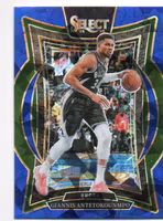 2024-25 Select Blue Cracked Ice Prizms #43 Giannis Antetokounmpo (25-SS13-NBABUCKS)