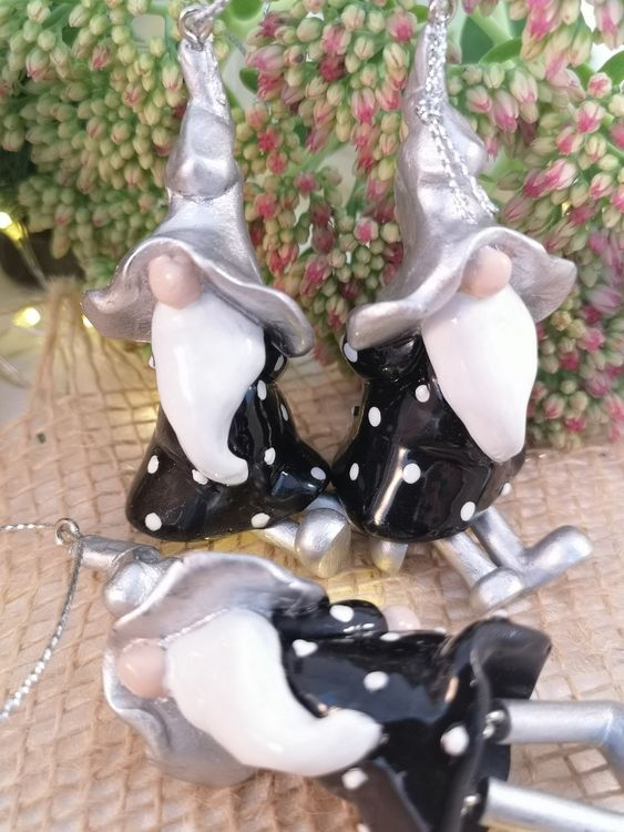 Hängande tomte i silver