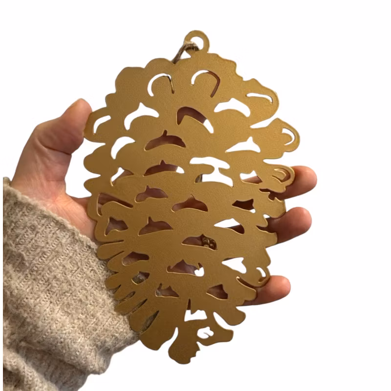 Kotte i plåt, guld