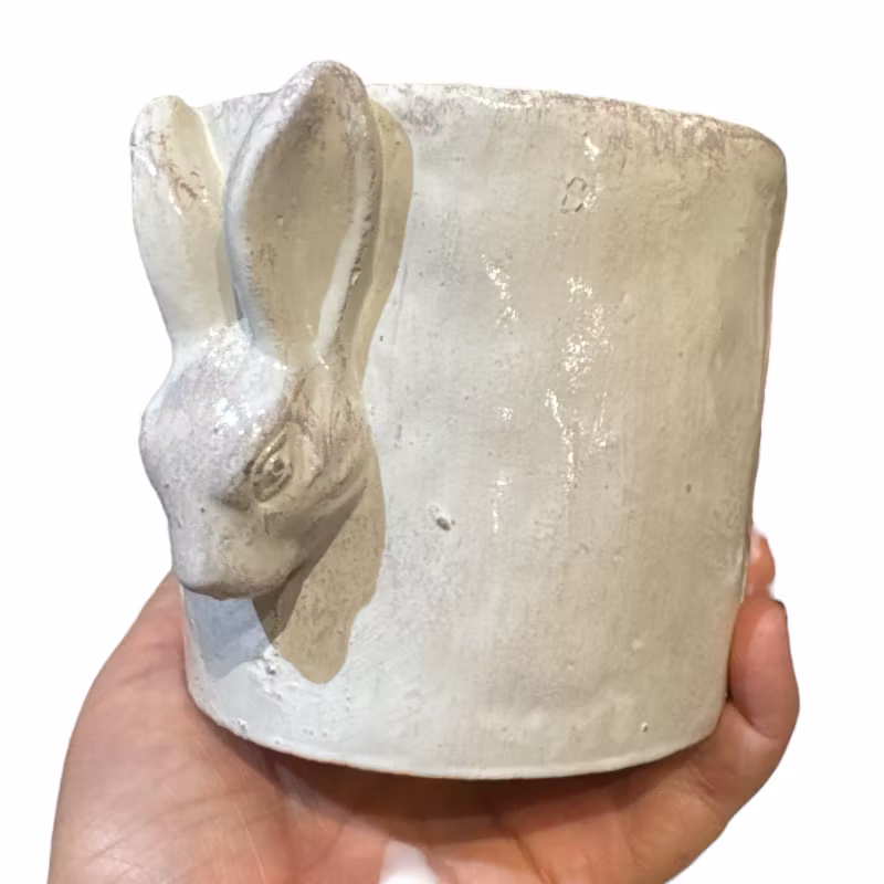 Kruka med kaninhuvud, liten