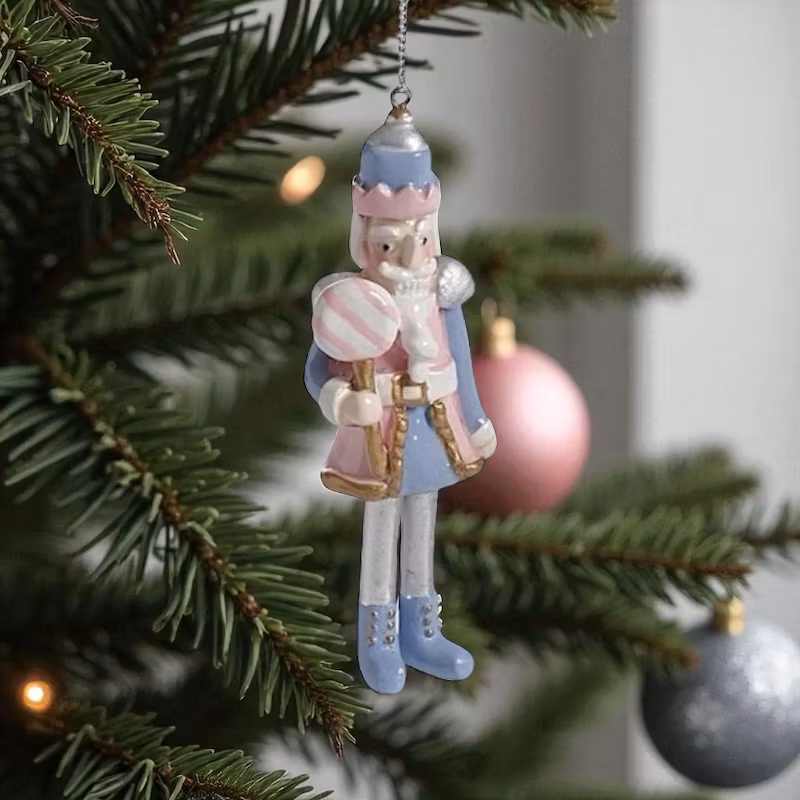 Nötknäppare, hängande pastell