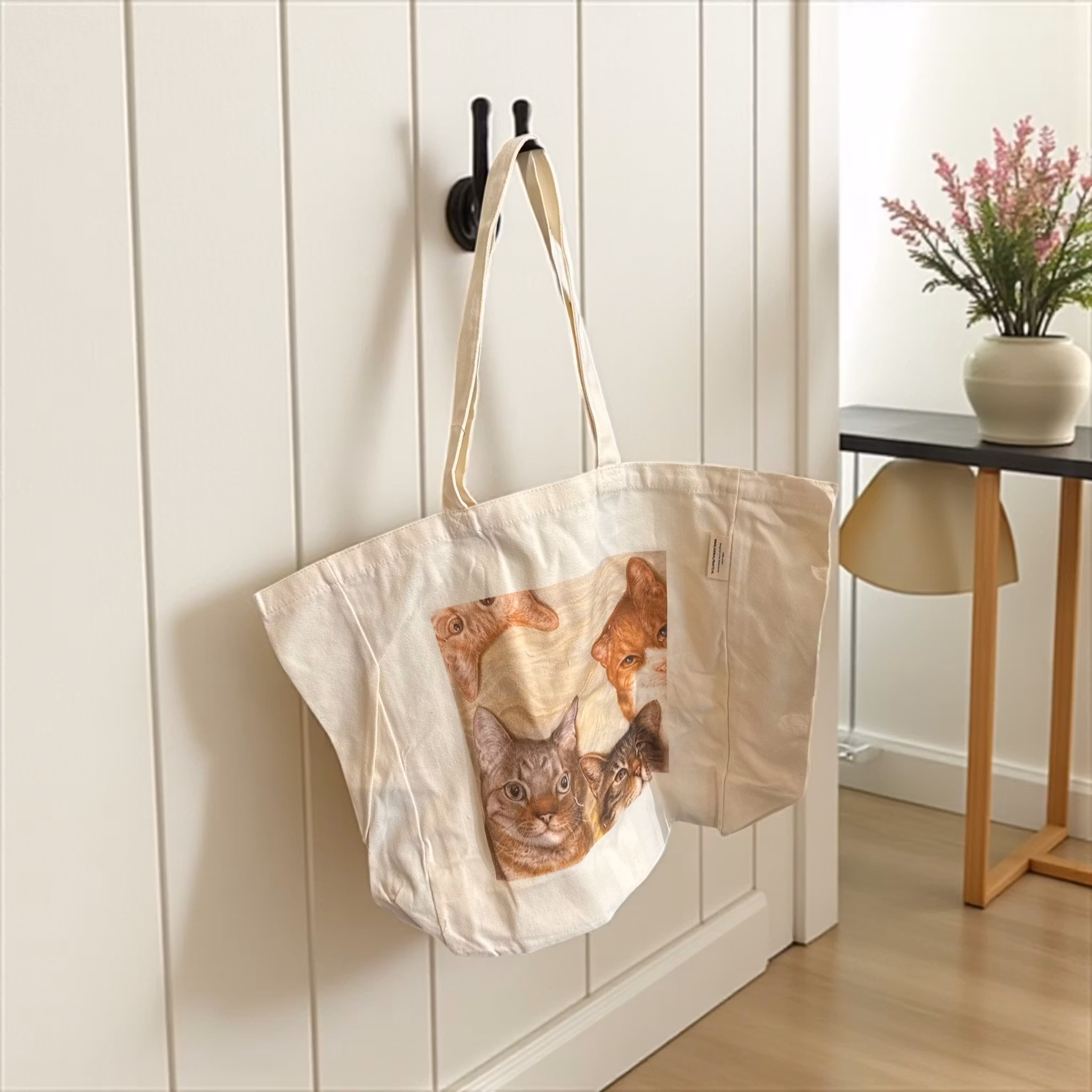 Tygkasse, Nyfikna katter