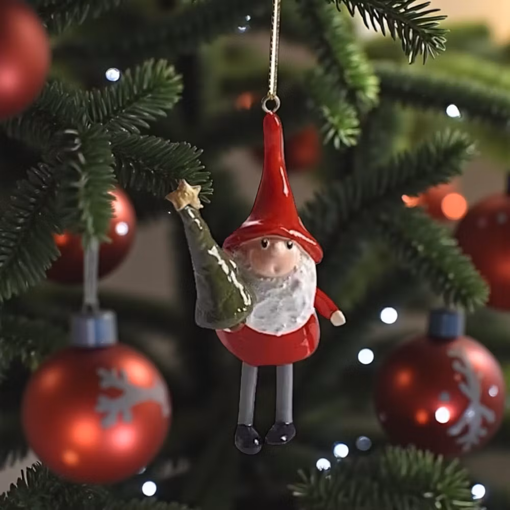 Tomtesson, hängande med gran