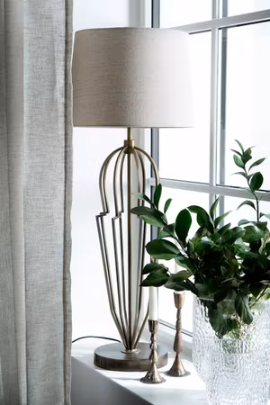 Bordslampa Luana Antik Mässing