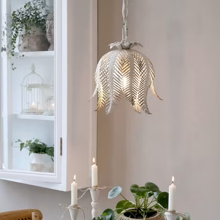 Lampa med löv