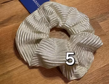 Hvit krepp sateng nr 5