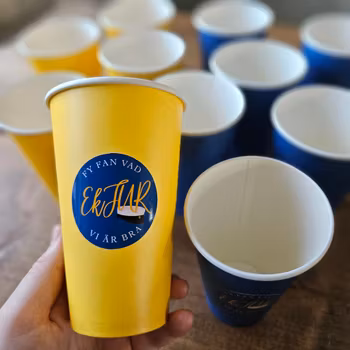 Partymuggar med klassens namn