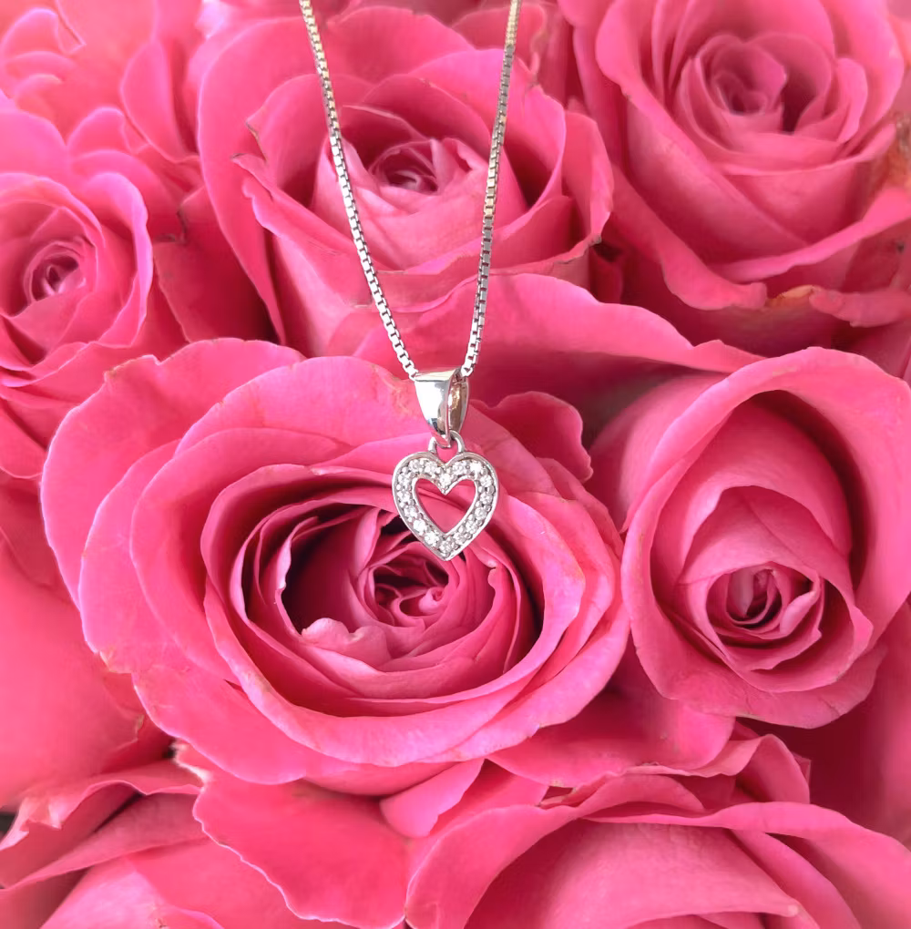 Silverhalsband till barn med sött hjärta från Sweethearts barnsmycken