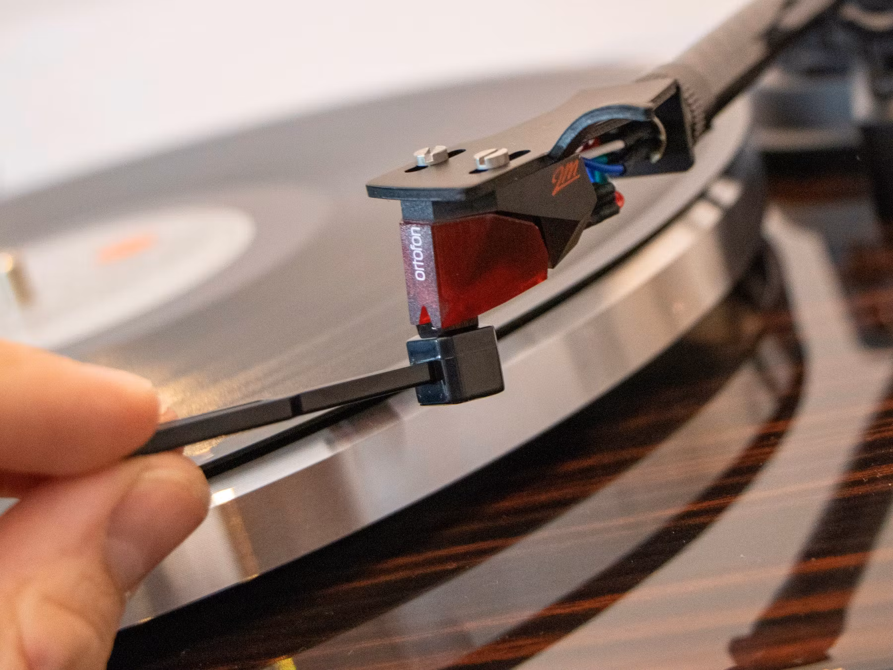 LENCO TTA-12IN1PRO - Professionellt 12-i-1-set med skivspelarestillbehör och lyxigt LP-rengöringskit - Silver