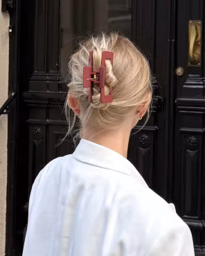 Large Core Strong Clip in Brick Red