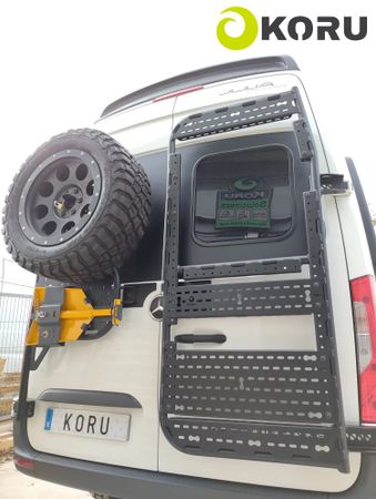 Rörformad tillbehörshållare 180º gångjärn (Koru Solutions)
