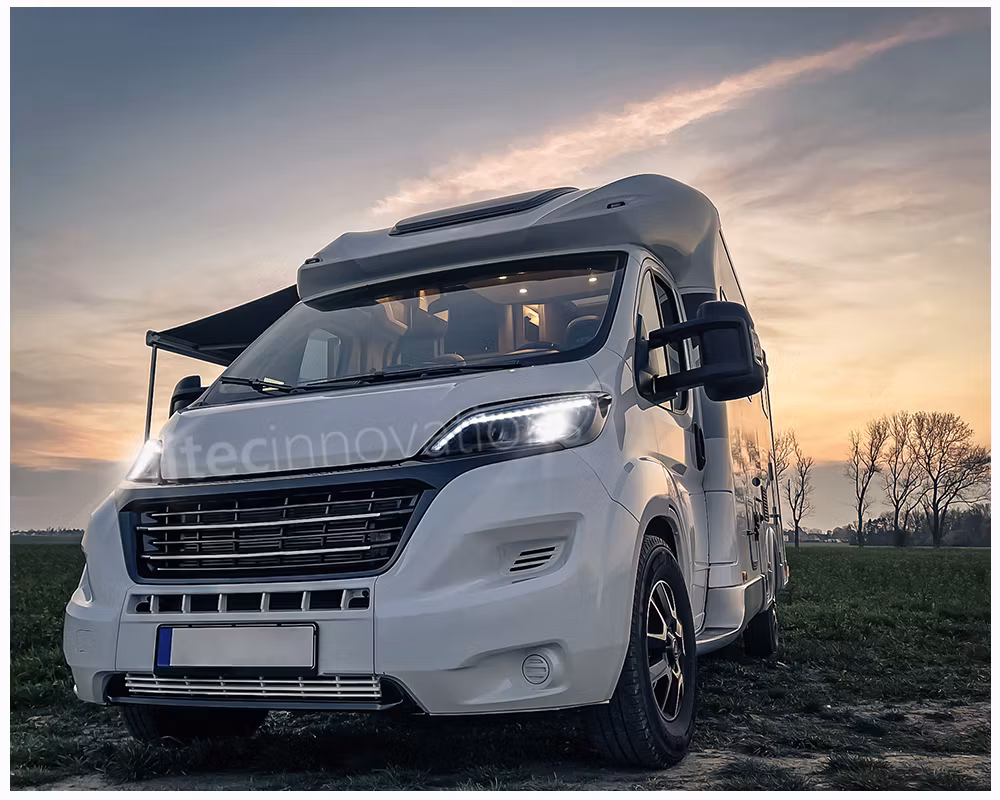 FULL LED strålkastare Fiat Ducato från 2014 Svart med ORIGINAL LED-STRIP (Litec Innovations)
