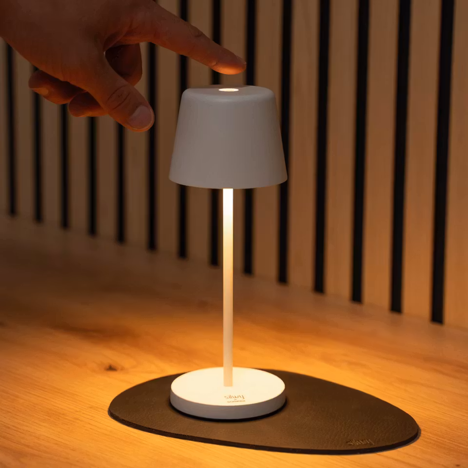 Magnetisk lampa MONACO WHITE inklusive bordstablett