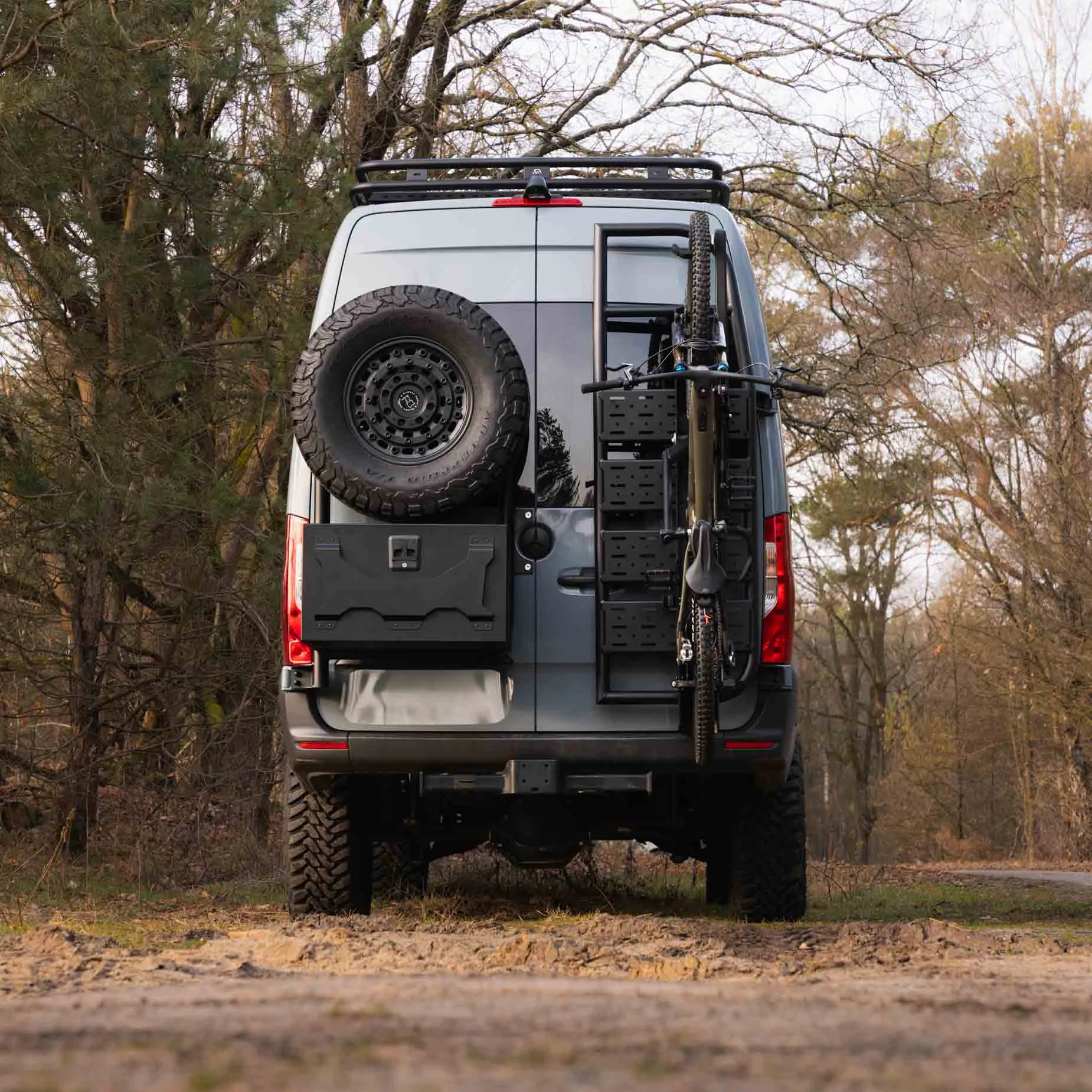 Cargo Box 420 (Dutch Van Parts)