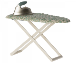 Strykjärn och strykbräde, Maileg