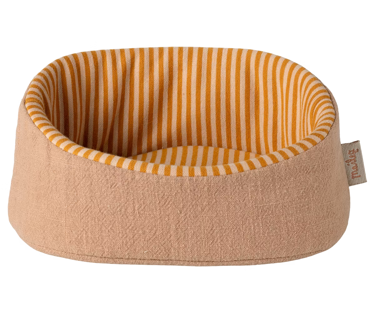 Säng till hundvalp, Powder, Maileg