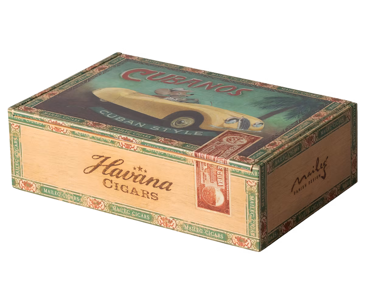 Grandma and grandpa mice in cigarbox, Maileg
