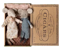 Grandma and grandpa mice in cigarbox, Maileg