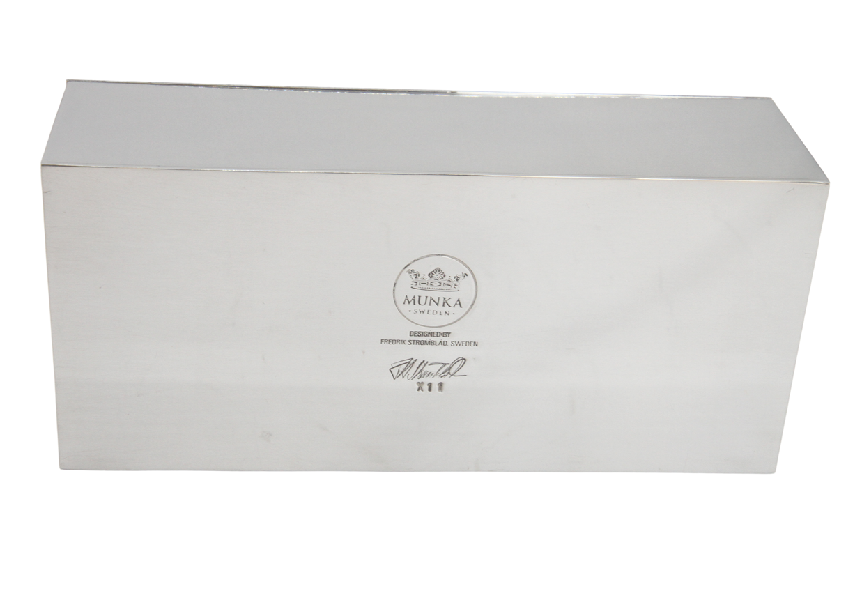 Casket with LAPIS LAZULI stone on the lid, rectangular, height 5.8 cm x 19.5 cm length and 9.5 cm width