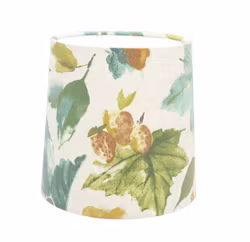 Lampskärm, RUND, med blad och bär som ser ut att vara målade med vattenfärg och passar bla till Munka Tenns lampor