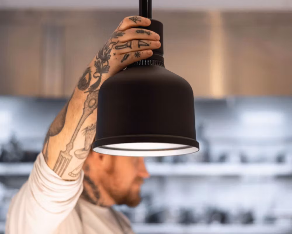Värmelampa med Hiss Focus MS Umbra Mid Grey, STAYHOT