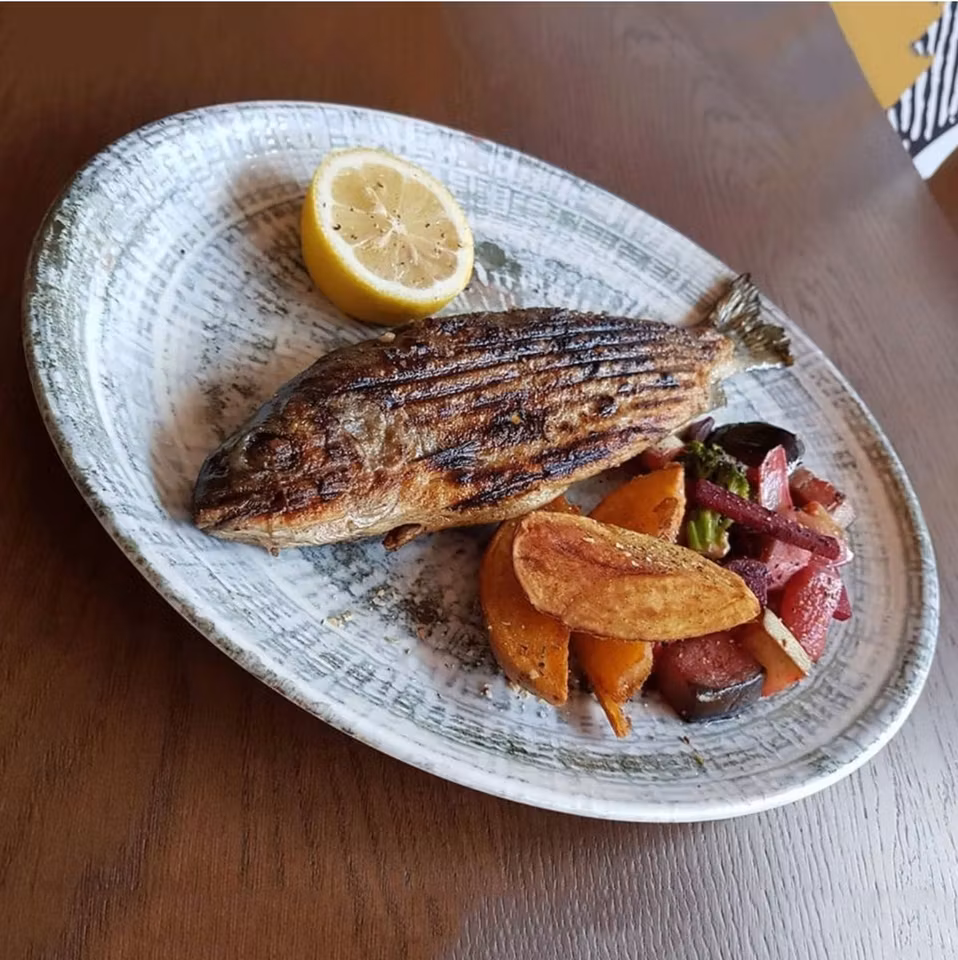 ODETTE OLIV Oval Tallrik 31x24cm Moove