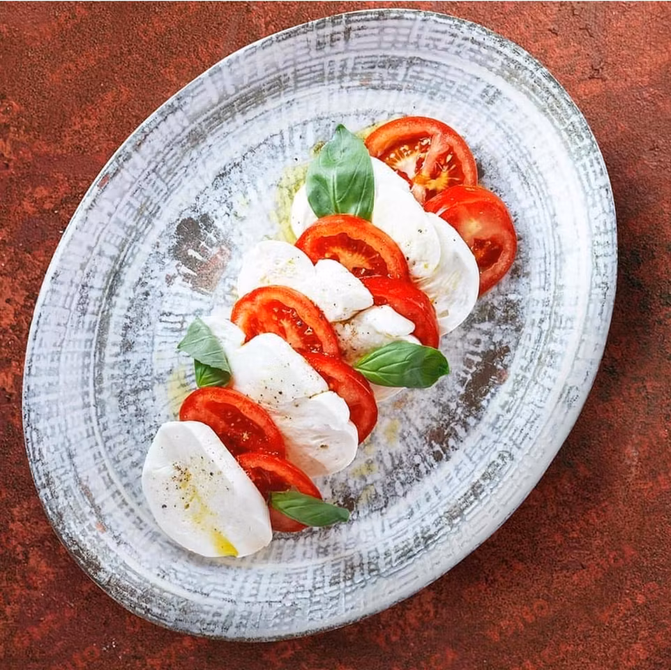 ODETTE OLIV Oval Tallrik 31x24cm Moove