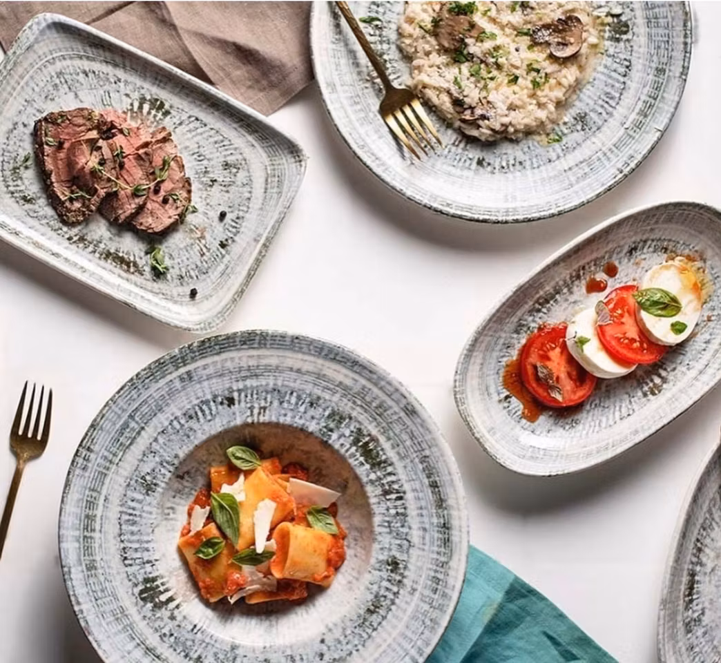 ODETTE OLIV Oval Tallrik 31x24cm Moove